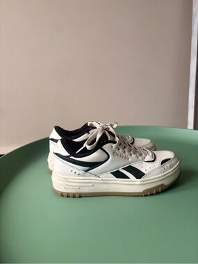 Reebok Sneakers